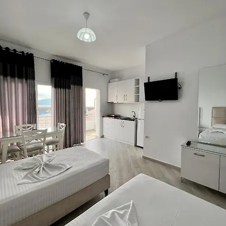 Gjoka Apartments, In Front Of Bougainville Bay Sarandë Exterior foto