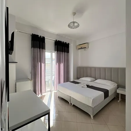 Gjoka Apartments, In Front Of Bougainville Bay Sarandë Exterior foto