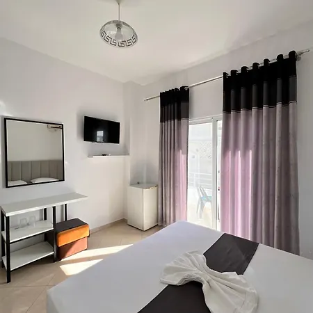 Gjoka Apartments, In Front Of Bougainville Bay Sarandë Exterior foto