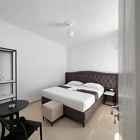 Gjoka Apartments, In Front Of Bougainville Bay Sarandë Exterior foto