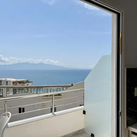 Gjoka Apartments, In Front Of Bougainville Bay Sarandë Exterior foto