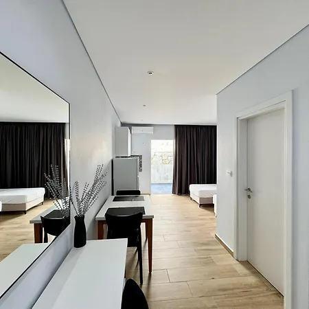 Gjoka Apartments, In Front Of Bougainville Bay Sarandë Exterior foto