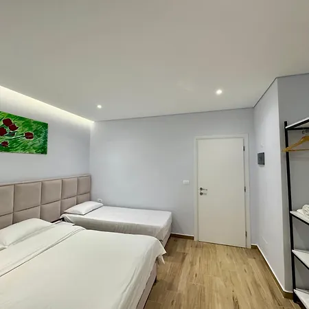 Gjoka Apartments, In Front Of Bougainville Bay Sarandë Exterior foto