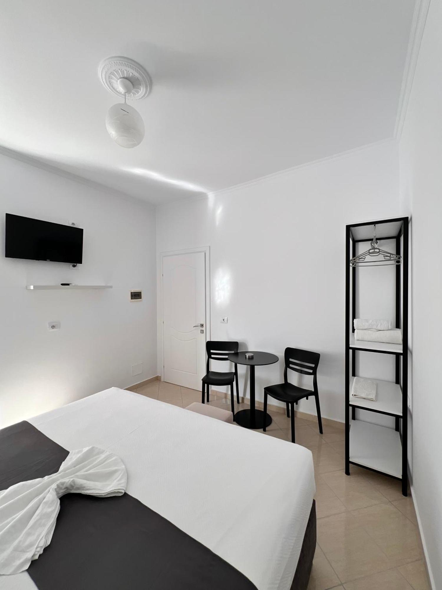 Gjoka Apartments, In Front Of Bougainville Bay * Sarandë