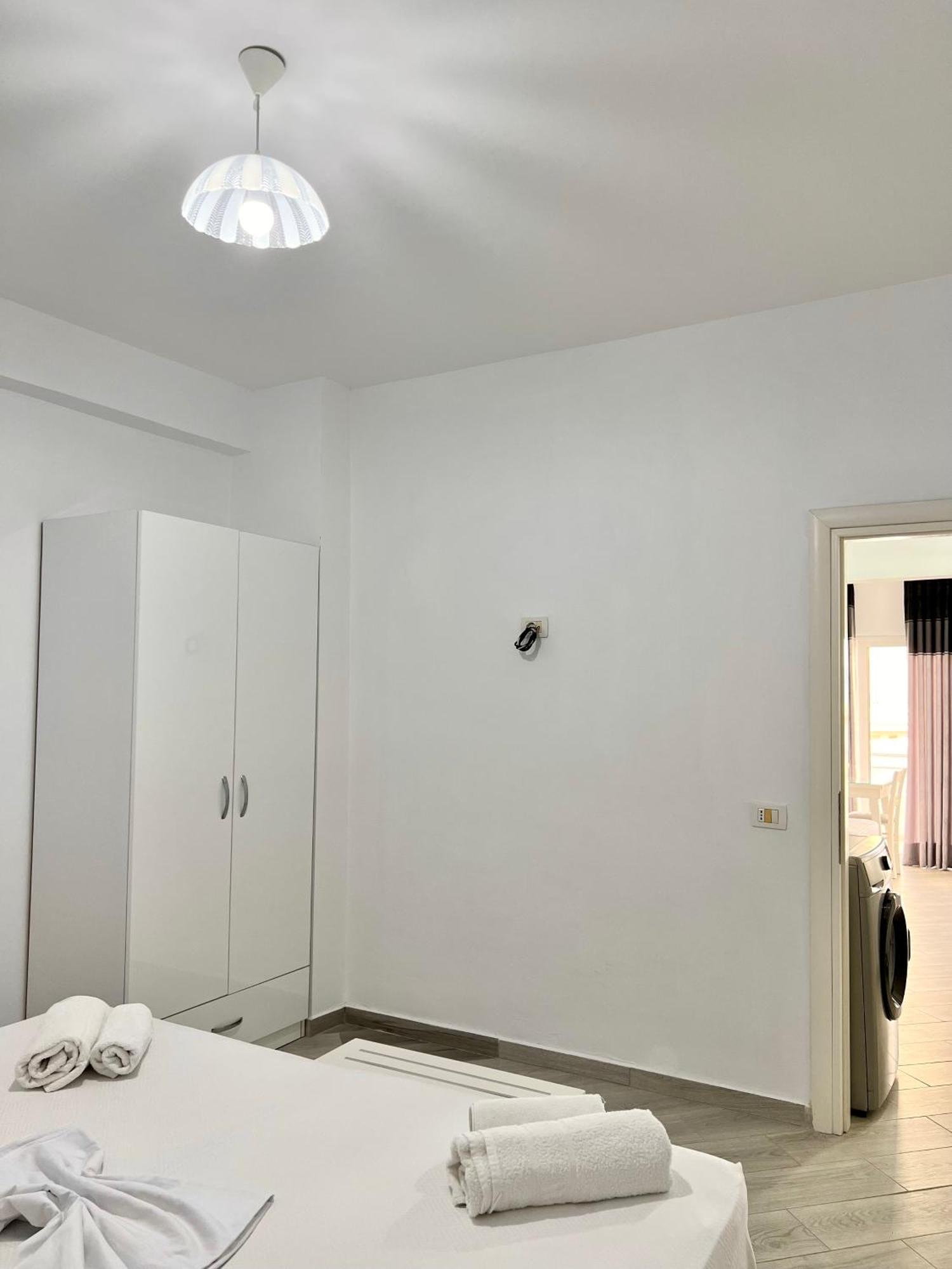 Gjoka Apartments, In Front Of Bougainville Bay Apartment Sarandë